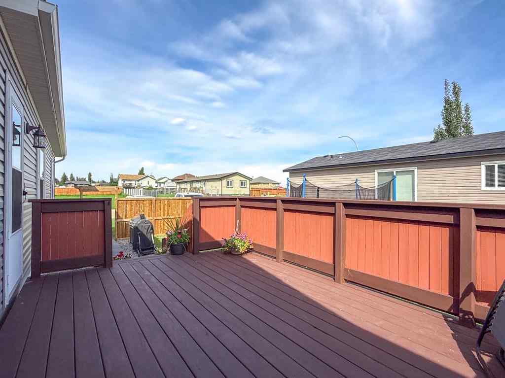 MLS® A2251146 - 5219 44th Street  in NONE Clive, Residential