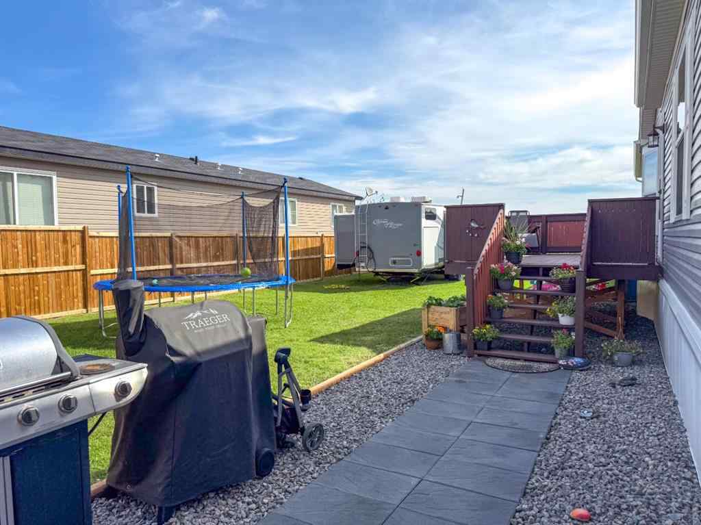 MLS® A2251146 - 5219 44th Street  in NONE Clive, Residential