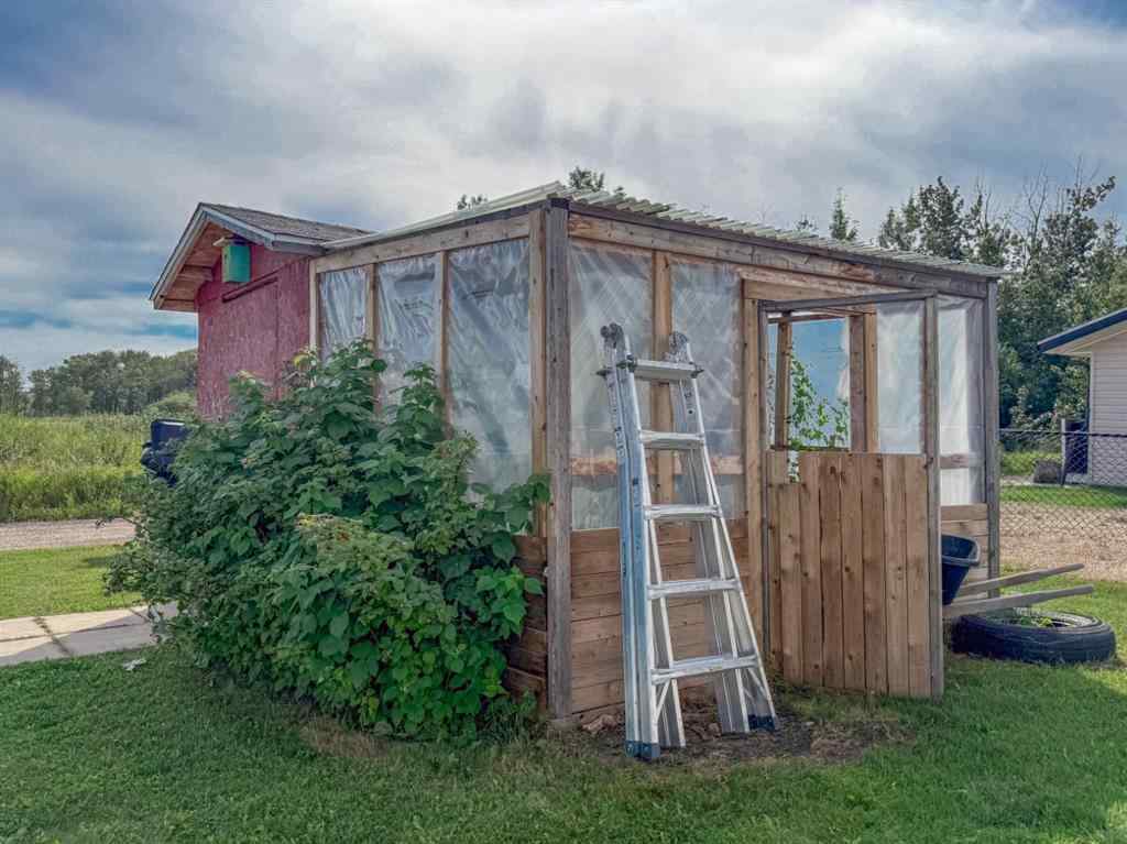 MLS® A2251146 - 5219 44th Street  in NONE Clive, Residential