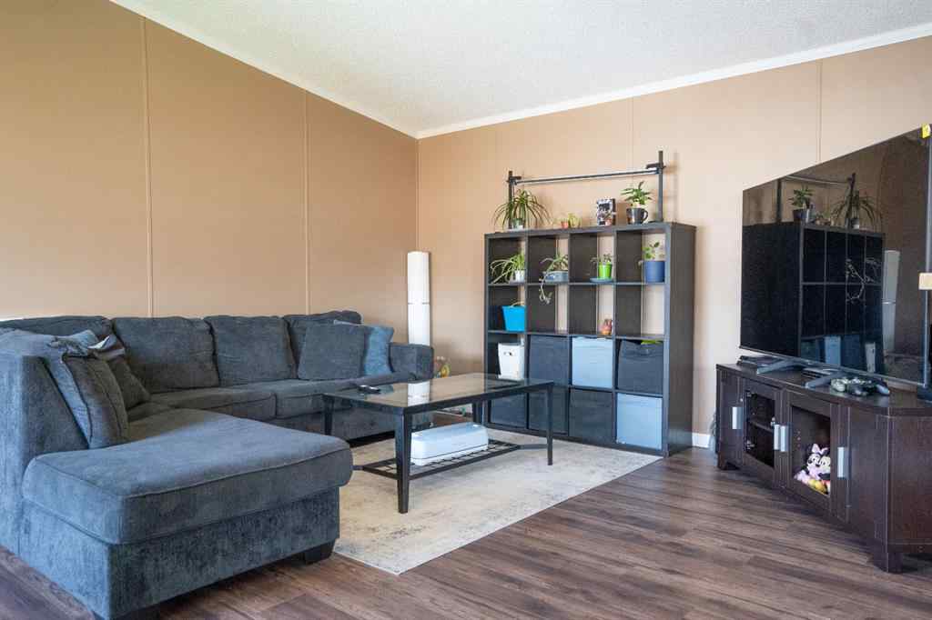 MLS® A2251146 - 5219 44th Street  in NONE Clive, Residential
