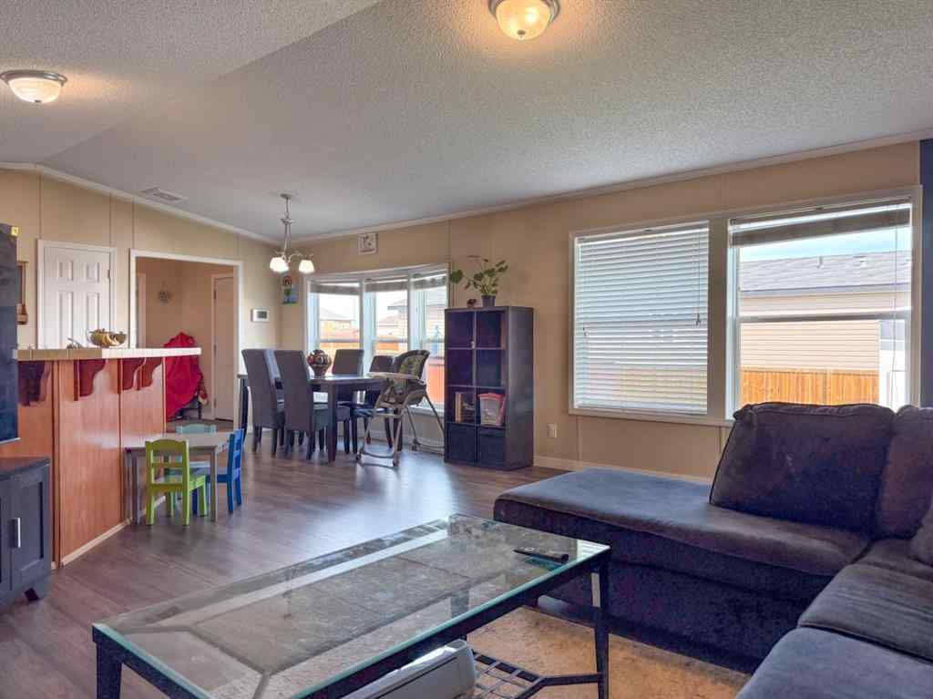 MLS® A2251146 - 5219 44th Street  in NONE Clive, Residential