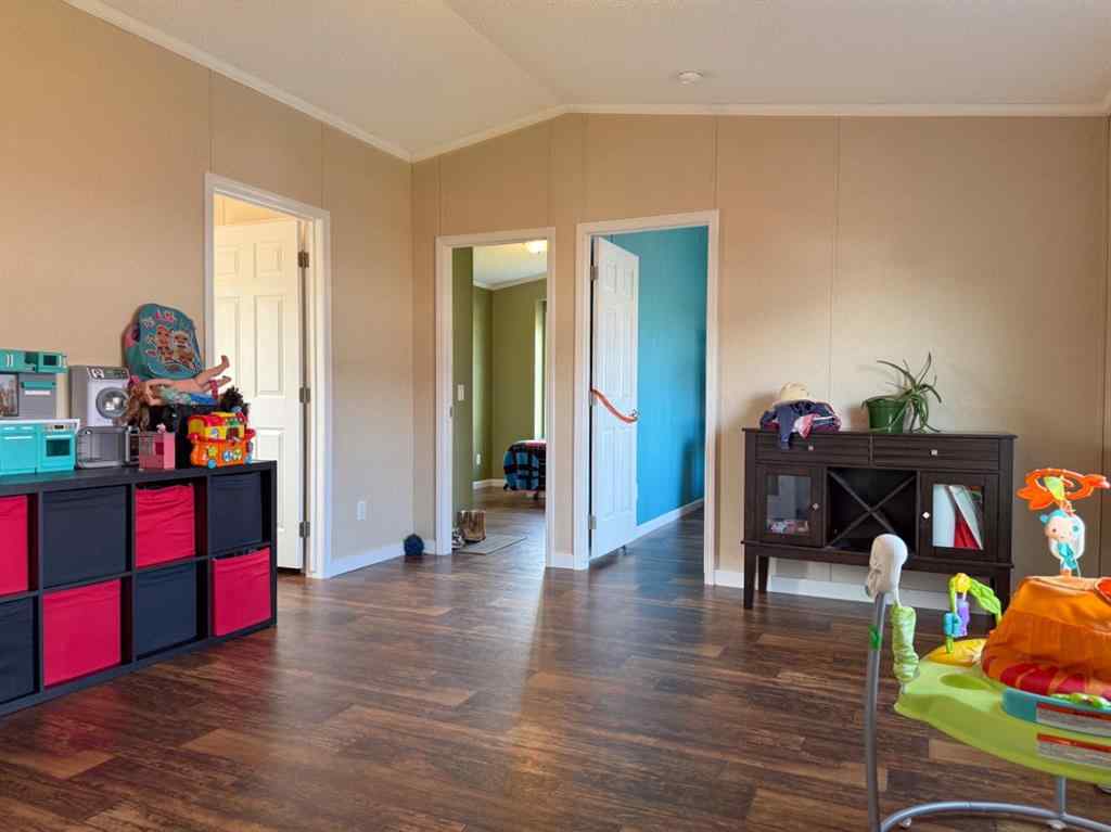 MLS® A2251146 - 5219 44th Street  in NONE Clive, Residential