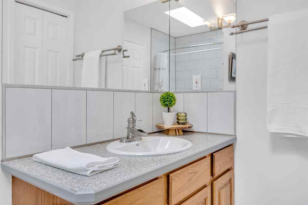 MLS® A2251147 - 32 Rideau Close SW in Ridgegate Airdrie, Residential