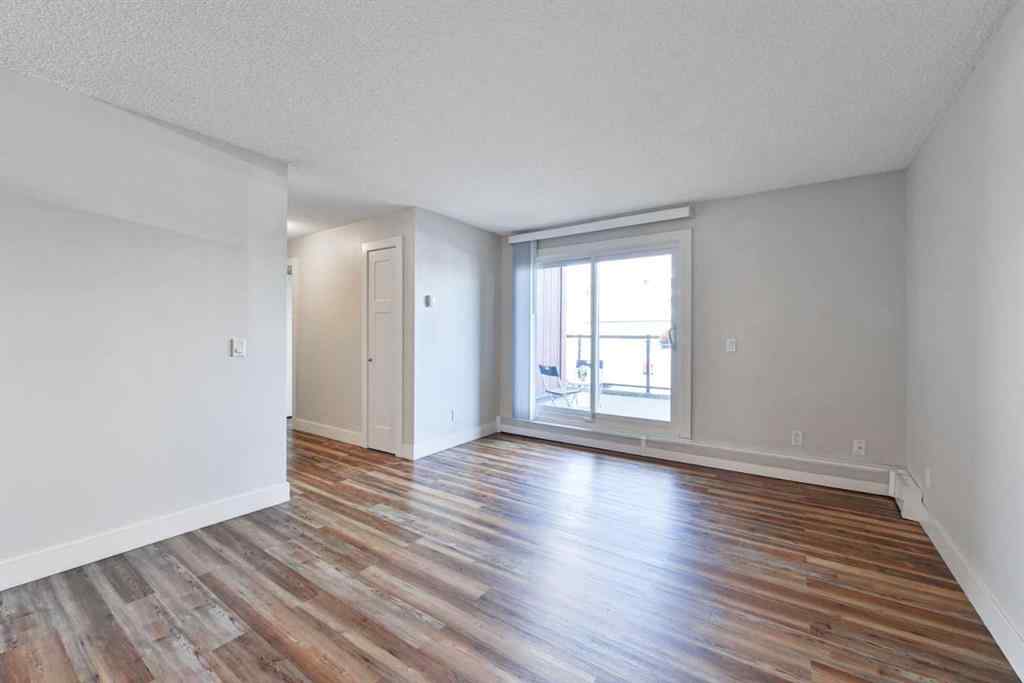MLS® A2251150 - Unit #203 1915 26 Street SW in Killarney/Glengarry Calgary, Residential