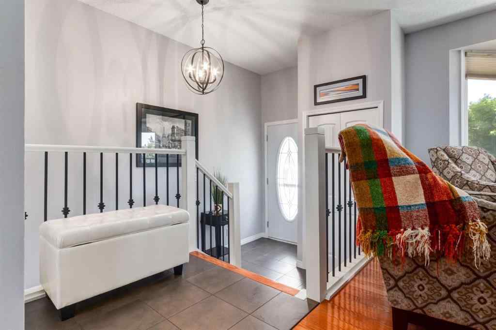 MLS® A2251153 - 4107 Doverview Drive SE in Dover Calgary, Residential