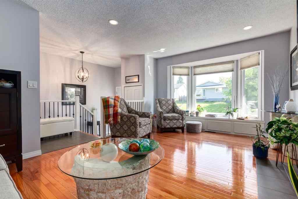 MLS® A2251153 - 4107 Doverview Drive SE in Dover Calgary, Residential