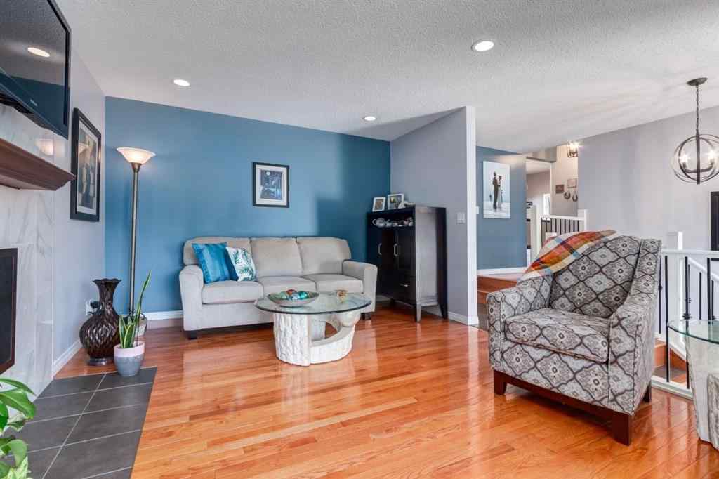 MLS® A2251153 - 4107 Doverview Drive SE in Dover Calgary, Residential