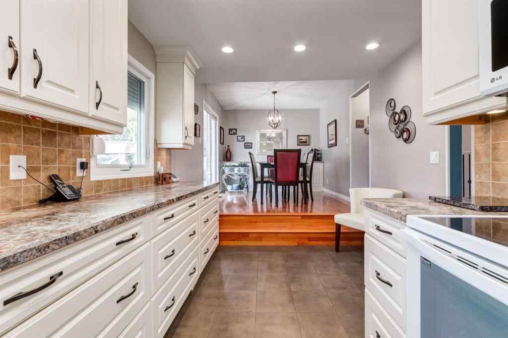 MLS® A2251153 - 4107 Doverview Drive SE in Dover Calgary, Residential