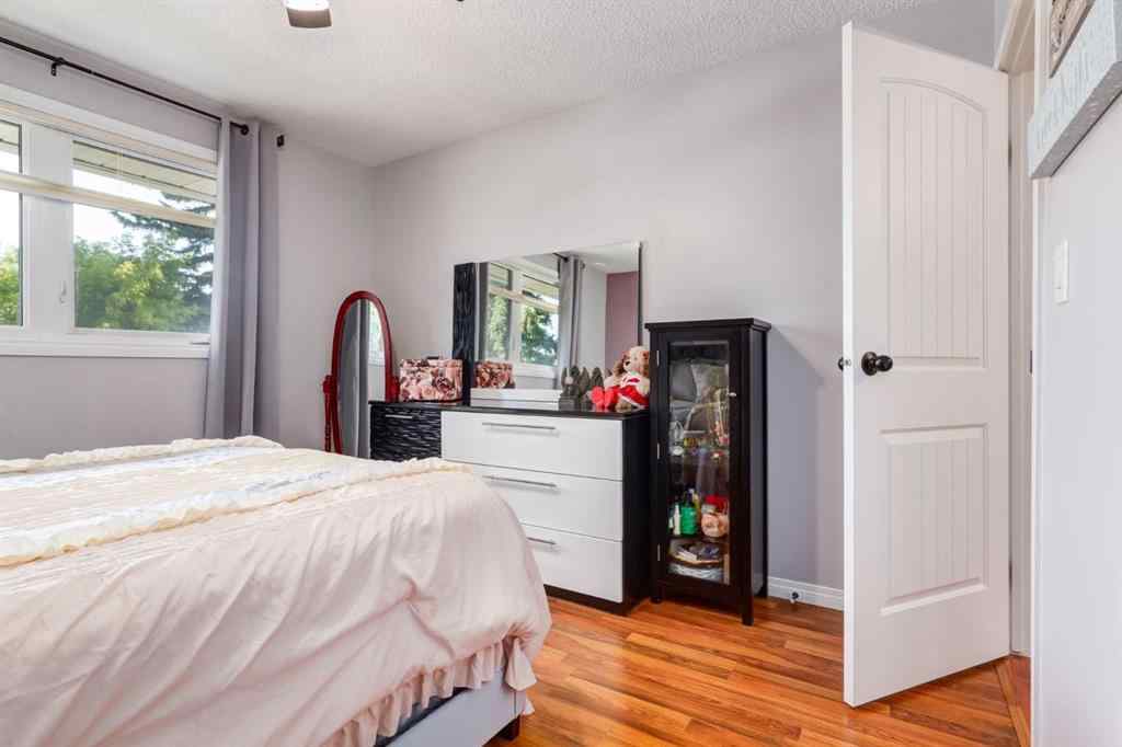 MLS® A2251153 - 4107 Doverview Drive SE in Dover Calgary, Residential