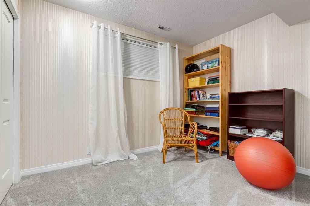 MLS® A2251153 - 4107 Doverview Drive SE in Dover Calgary, Residential