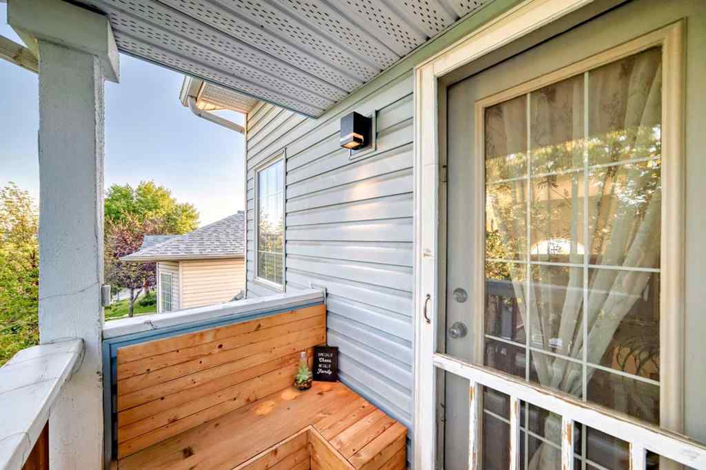MLS® A2251155 - 7126 Laguna Way NE in Monterey Park Calgary, Residential