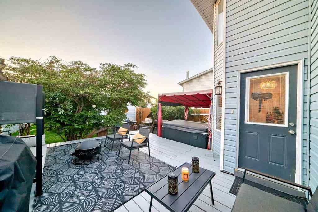 MLS® A2251155 - 7126 Laguna Way NE in Monterey Park Calgary, Residential