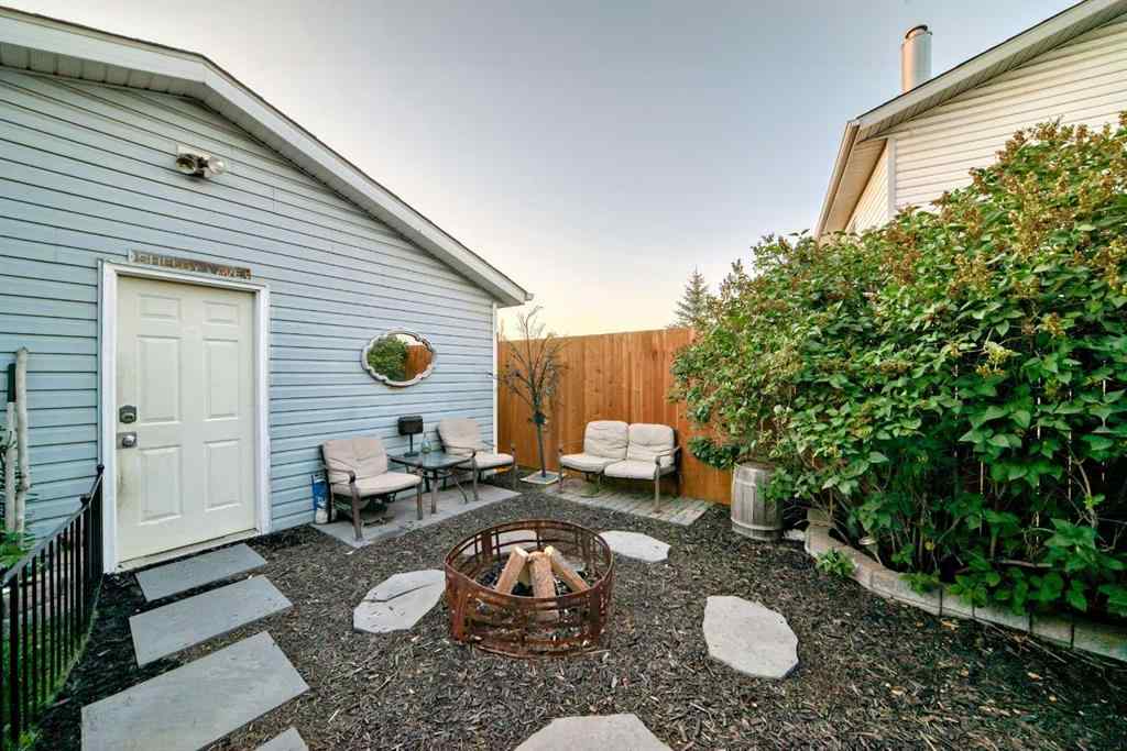 MLS® A2251155 - 7126 Laguna Way NE in Monterey Park Calgary, Residential