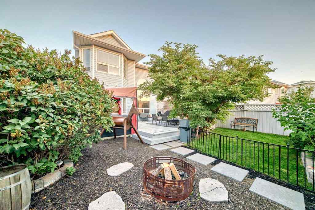 MLS® A2251155 - 7126 Laguna Way NE in Monterey Park Calgary, Residential