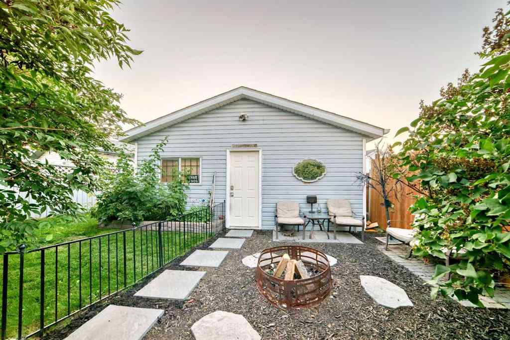MLS® A2251155 - 7126 Laguna Way NE in Monterey Park Calgary, Residential