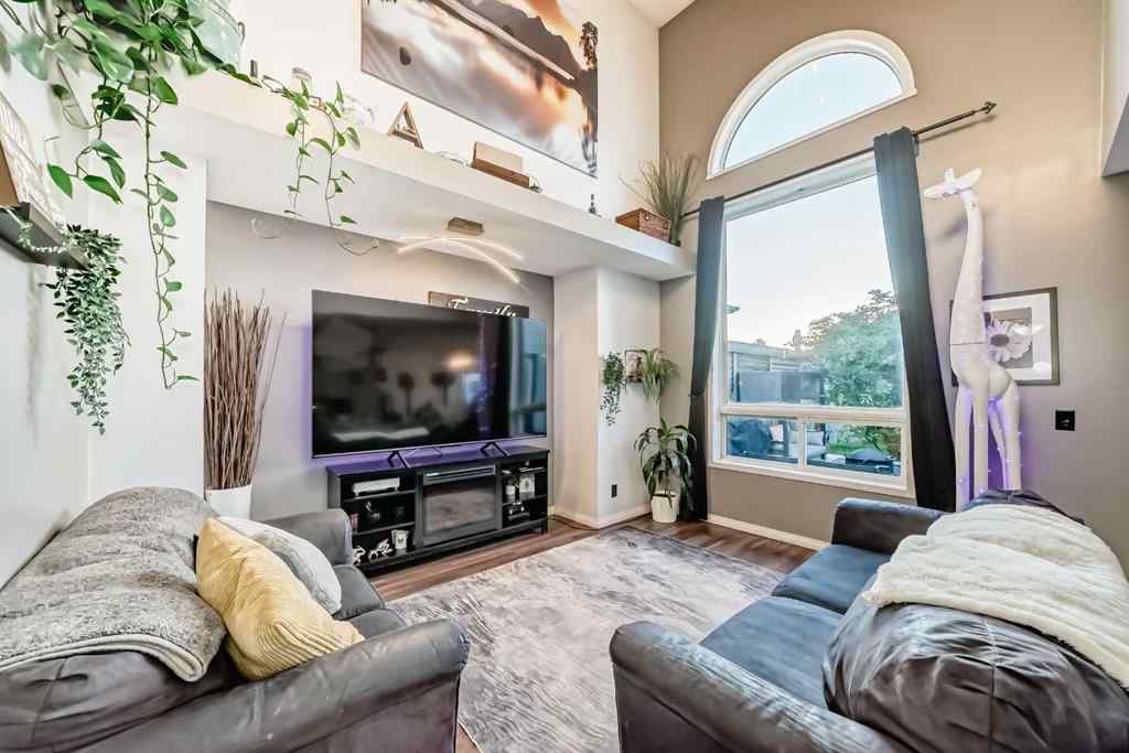 MLS® A2251155 - 7126 Laguna Way NE in Monterey Park Calgary, Residential