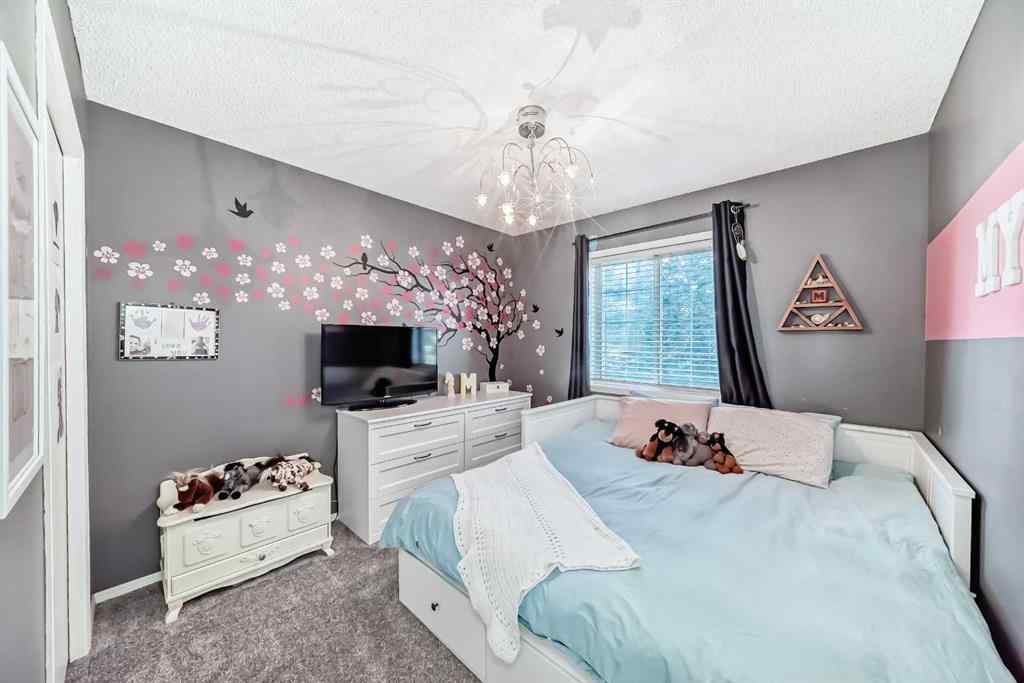 MLS® A2251155 - 7126 Laguna Way NE in Monterey Park Calgary, Residential