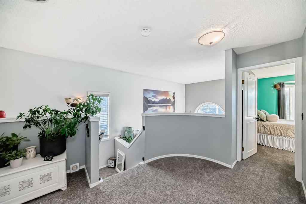 MLS® A2251155 - 7126 Laguna Way NE in Monterey Park Calgary, Residential