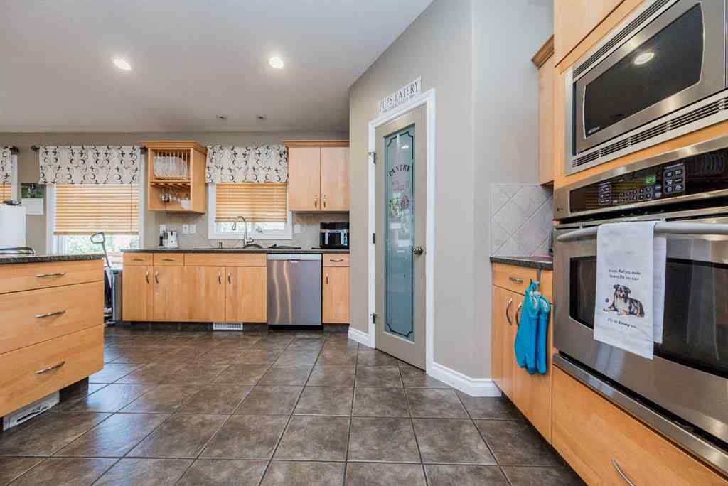 MLS® A2251157 - 10214 72 Avenue  in Mission Heights Grande Prairie, Residential