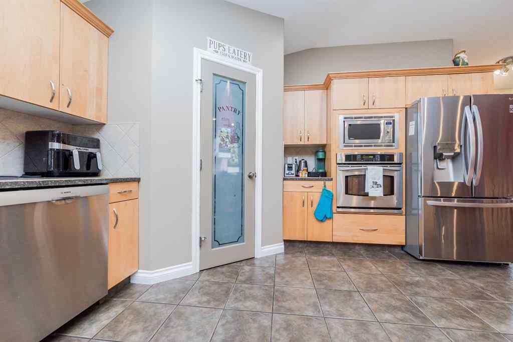 MLS® A2251157 - 10214 72 Avenue  in Mission Heights Grande Prairie, Residential