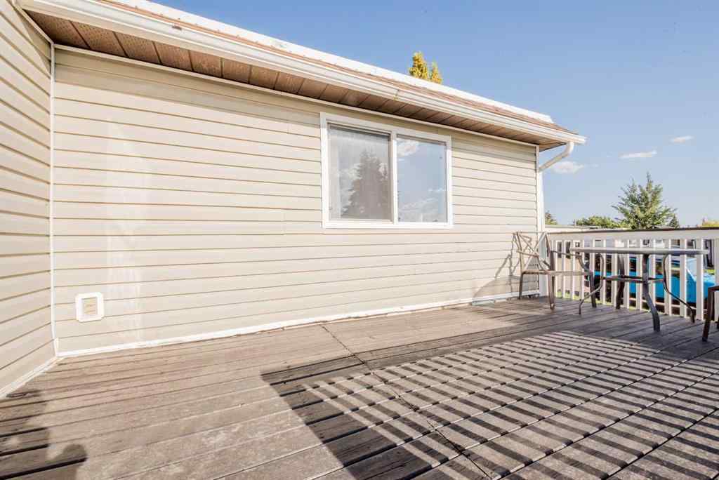 MLS® A2251158 - 9710 120 Avenue  in Crystal Ridge Grande Prairie, Residential