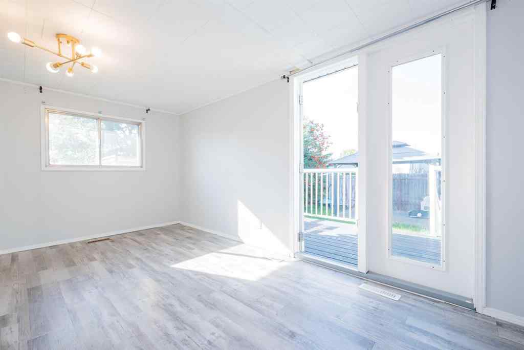 MLS® A2251158 - 9710 120 Avenue  in Crystal Ridge Grande Prairie, Residential