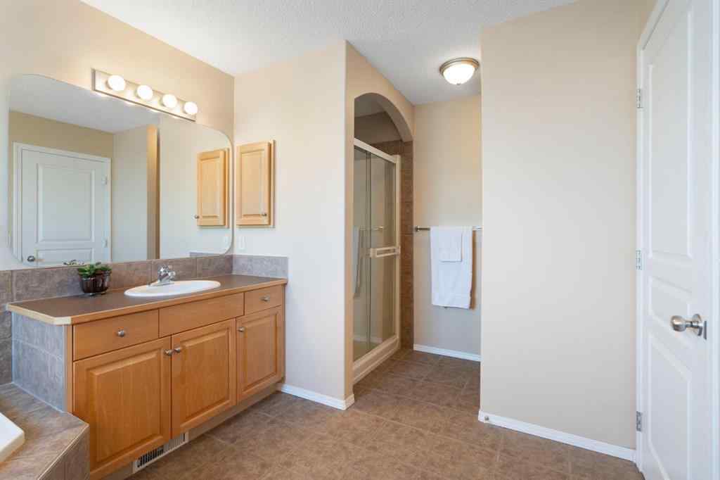 MLS® A2251162 - 35 Valley Stream Manor NW in Valley Ridge Calgary, Residential