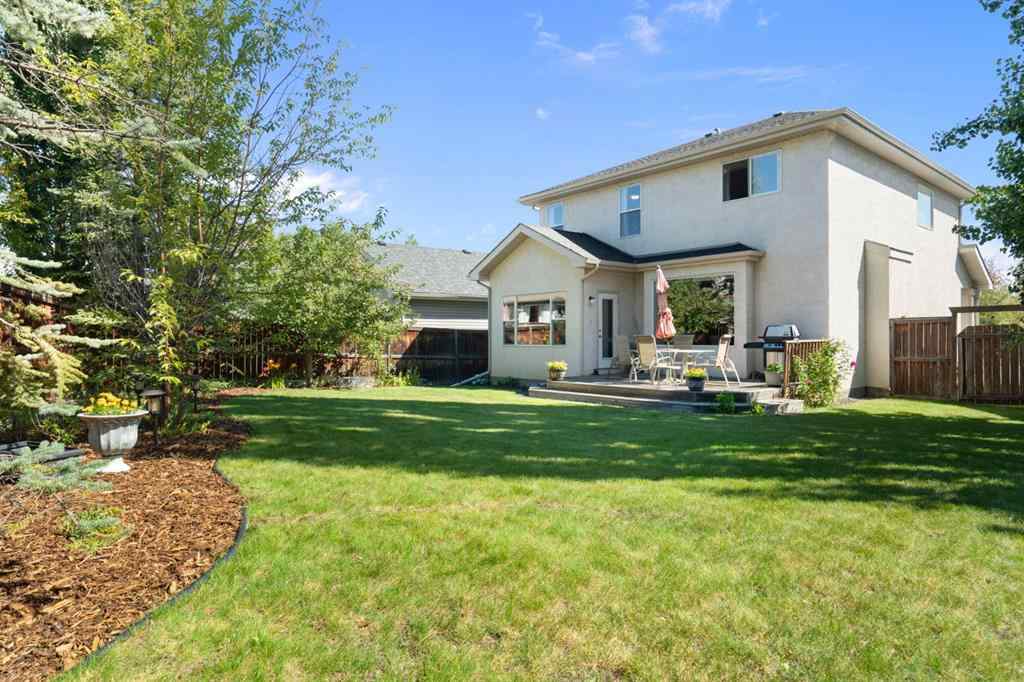 MLS® A2251162 - 35 Valley Stream Manor NW in Valley Ridge Calgary, Residential