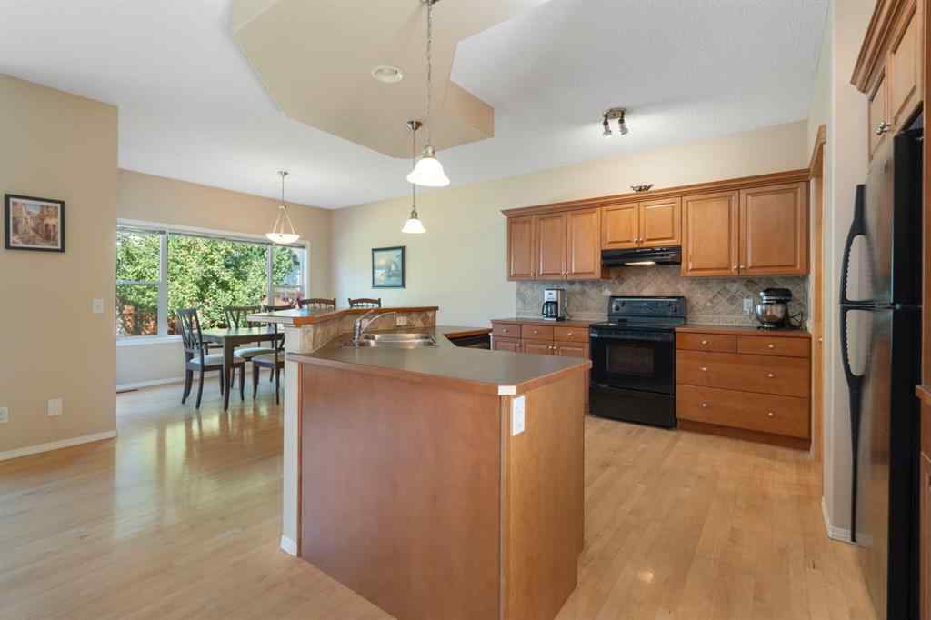 MLS® A2251162 - 35 Valley Stream Manor NW in Valley Ridge Calgary, Residential