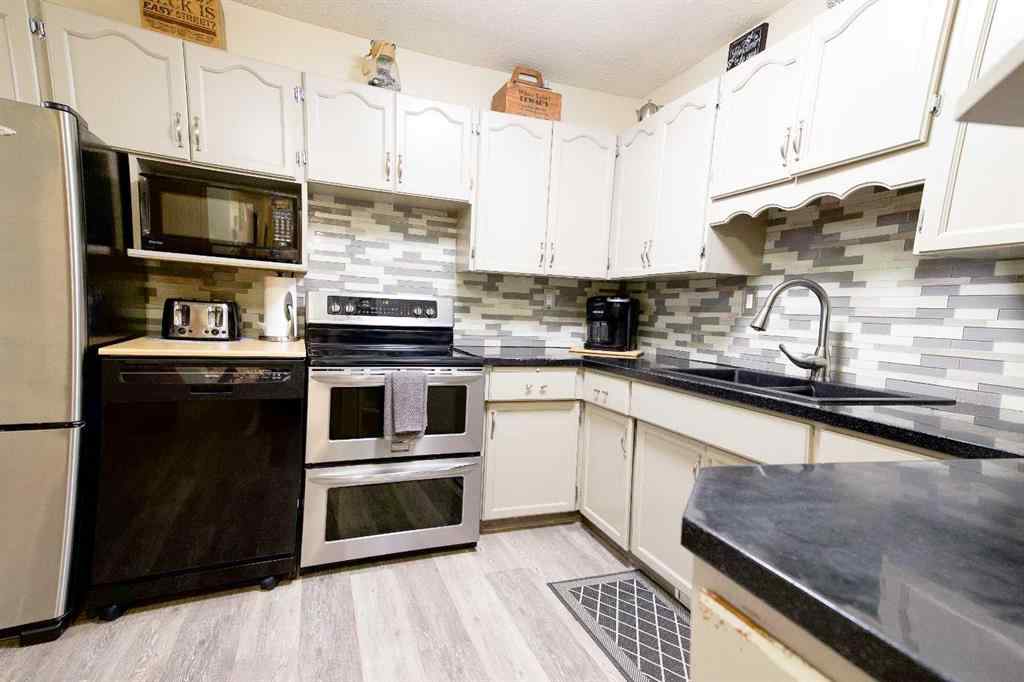 MLS® A2251164 - 46 Wells Street  in West Park Red Deer, Residential