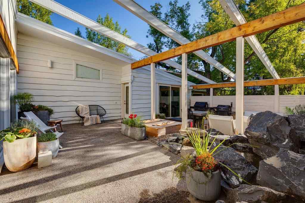 MLS® A2251170 - 1432 Chardie Place SW in Chinook Park Calgary, Residential