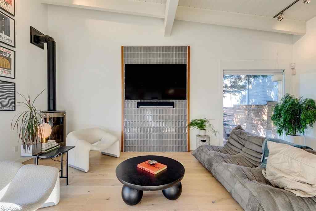 MLS® A2251170 - 1432 Chardie Place SW in Chinook Park Calgary, Residential