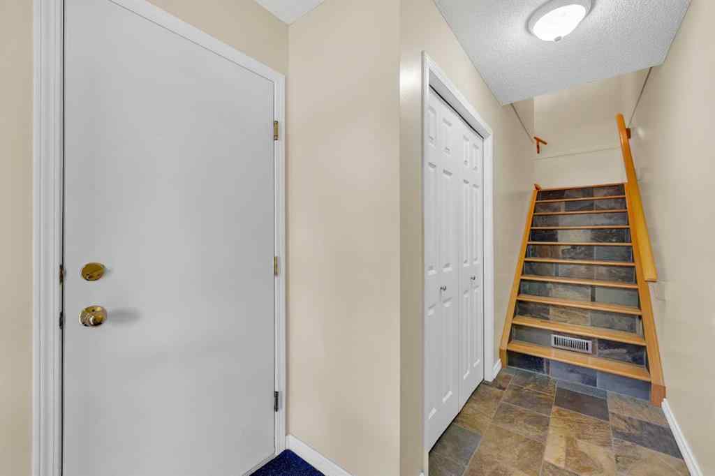 MLS® A2251171 - 362 Regal Park NE in Renfrew Calgary, Residential