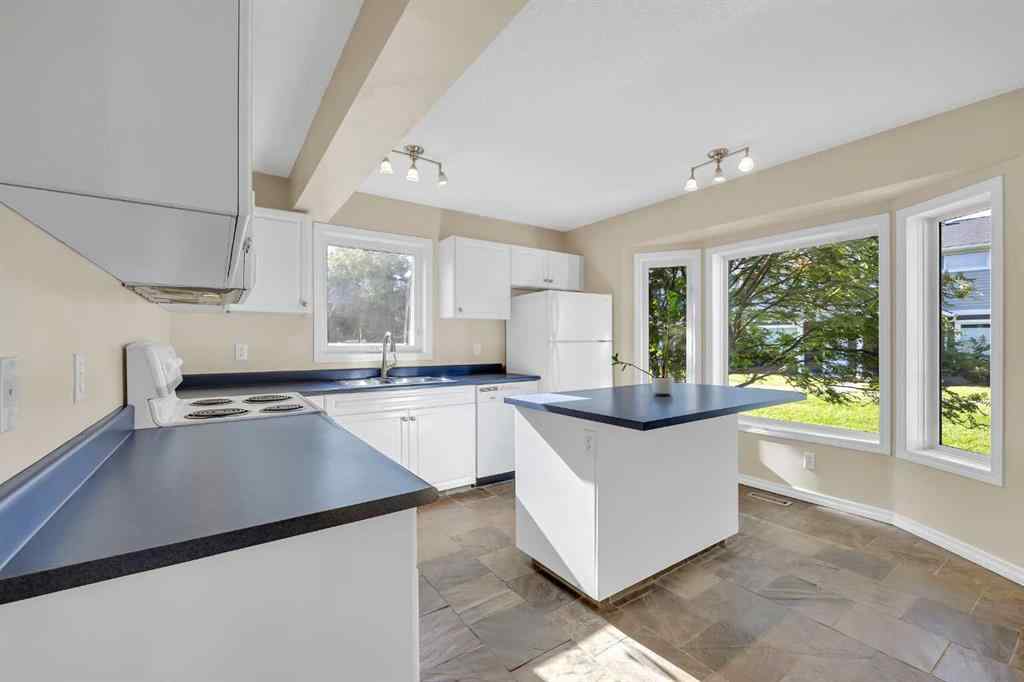 MLS® A2251171 - 362 Regal Park NE in Renfrew Calgary, Residential