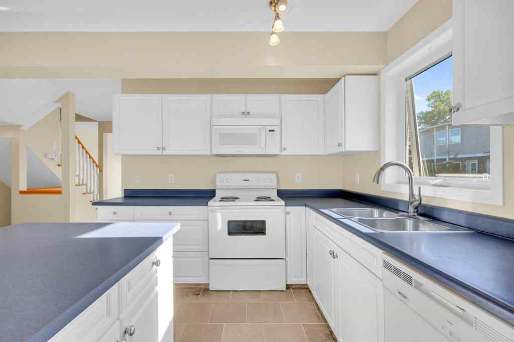 MLS® A2251171 - 362 Regal Park NE in Renfrew Calgary, Residential