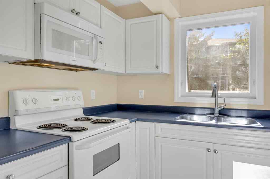 MLS® A2251171 - 362 Regal Park NE in Renfrew Calgary, Residential