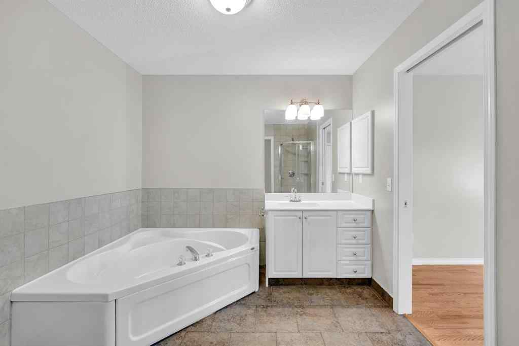 MLS® A2251171 - 362 Regal Park NE in Renfrew Calgary, Residential