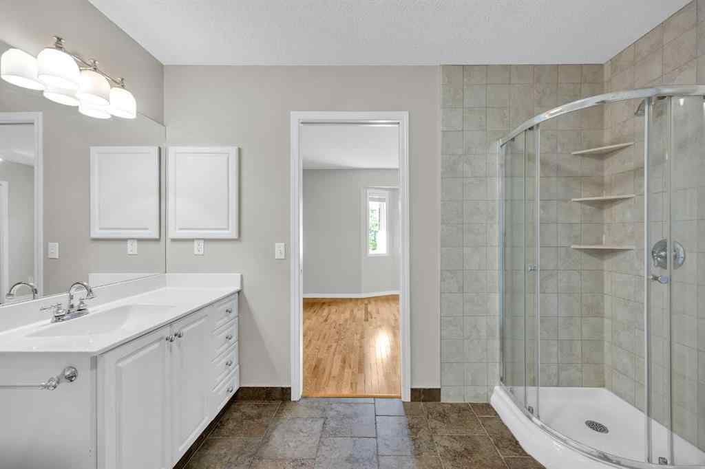 MLS® A2251171 - 362 Regal Park NE in Renfrew Calgary, Residential