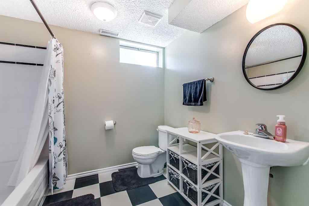 MLS® A2251175 - 527 5 Street SE in NONE Redcliff, Residential