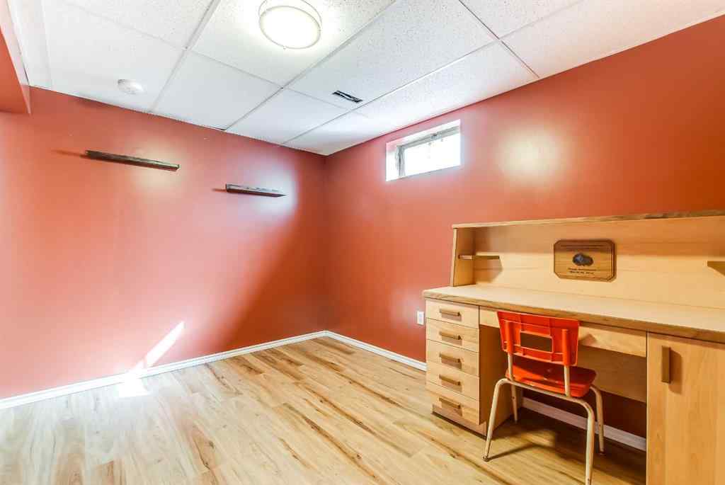 MLS® A2251175 - 527 5 Street SE in NONE Redcliff, Residential