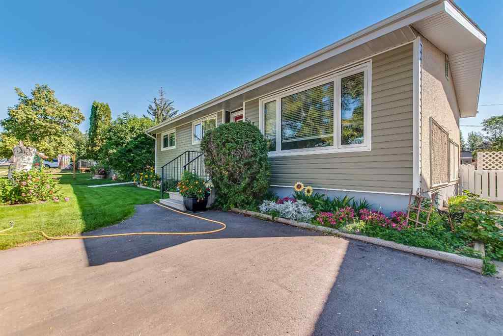 MLS® A2251175 - 527 5 Street SE in NONE Redcliff, Residential