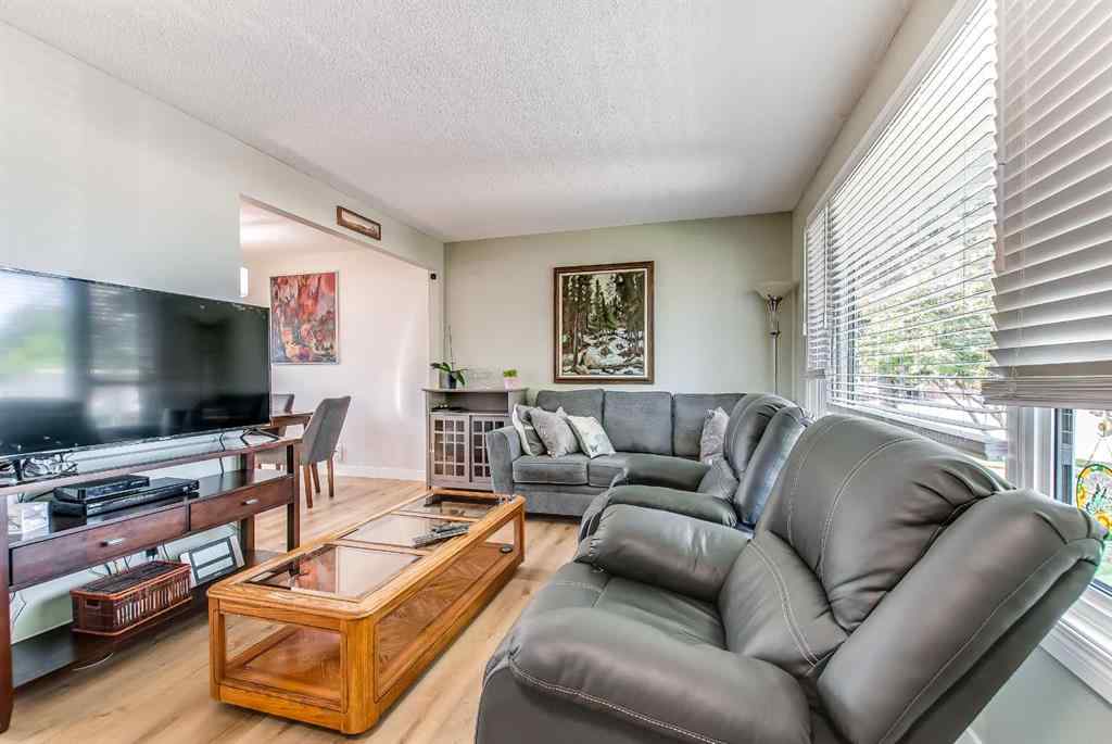 MLS® A2251175 - 527 5 Street SE in NONE Redcliff, Residential