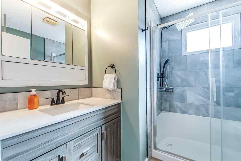 MLS® A2251175 - 527 5 Street SE in NONE Redcliff, Residential