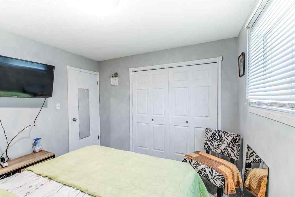 MLS® A2251175 - 527 5 Street SE in NONE Redcliff, Residential