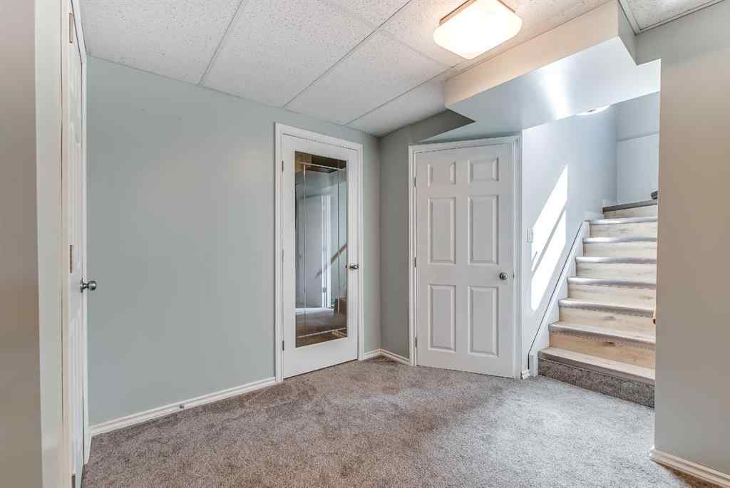 MLS® A2251175 - 527 5 Street SE in NONE Redcliff, Residential