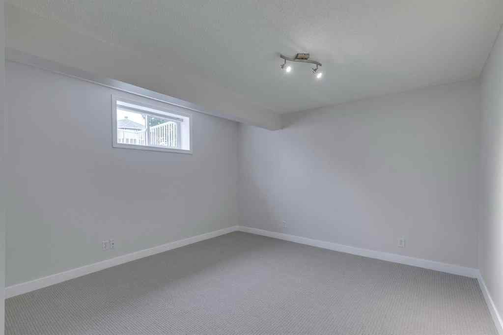 MLS® A2251177 - 54 Somerset Way SW in Somerset Calgary, Residential