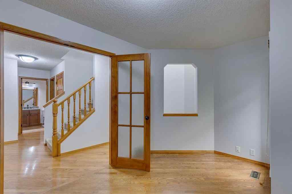 MLS® A2251177 - 54 Somerset Way SW in Somerset Calgary, Residential