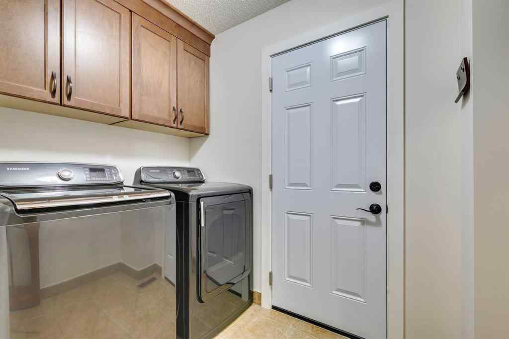 MLS® A2251177 - 54 Somerset Way SW in Somerset Calgary, Residential