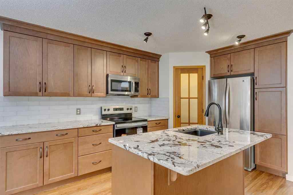 MLS® A2251177 - 54 Somerset Way SW in Somerset Calgary, Residential