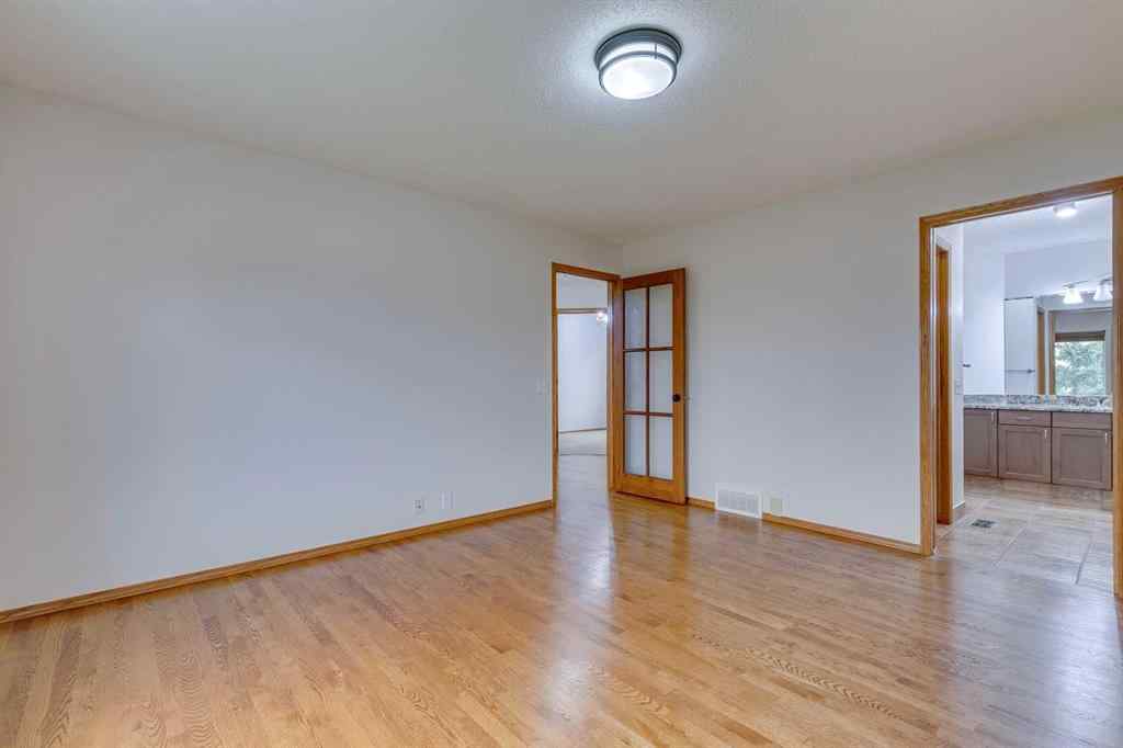 MLS® A2251177 - 54 Somerset Way SW in Somerset Calgary, Residential